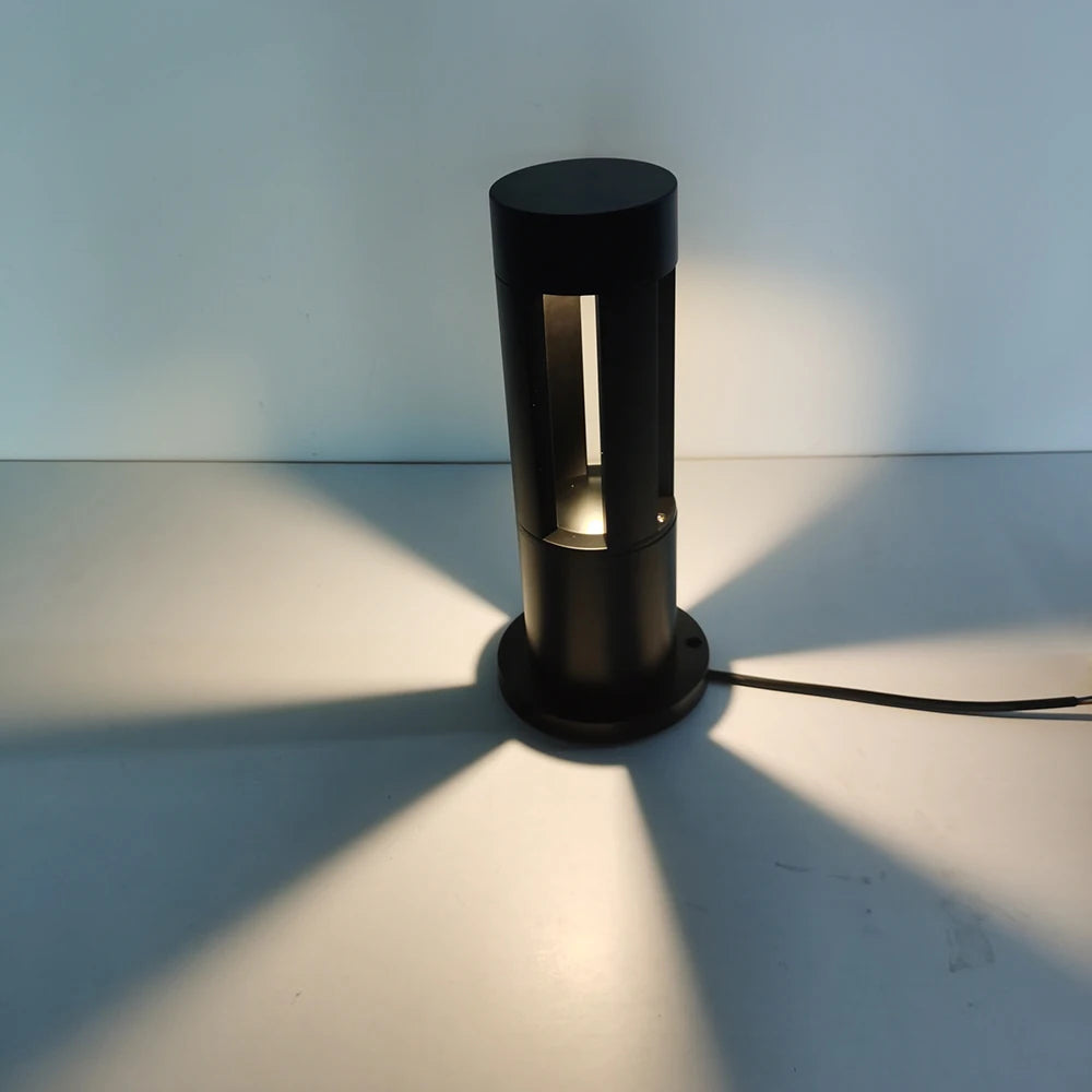 VillaRay | Moderne LED-Rasenlampe aus Aluminium