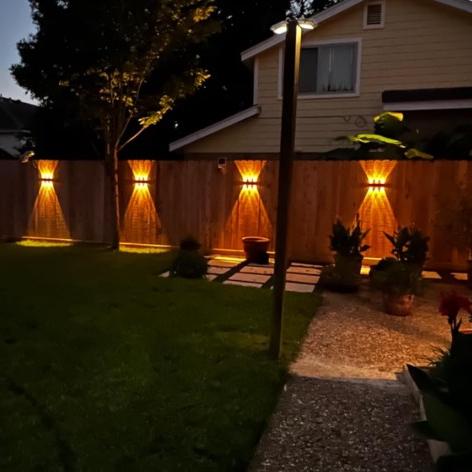 Solar Außenwandleuchte mit 300 Lumen – Umweltfreundliche Schwarz Aluminium Up Down Leuchte für Gartenbeleuchtung-5