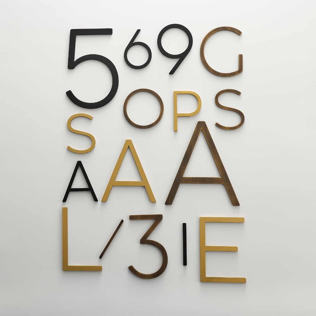 EZRA Hausnummernschild | Satin Messing 100% Massiv 4-12 Zoll 6
