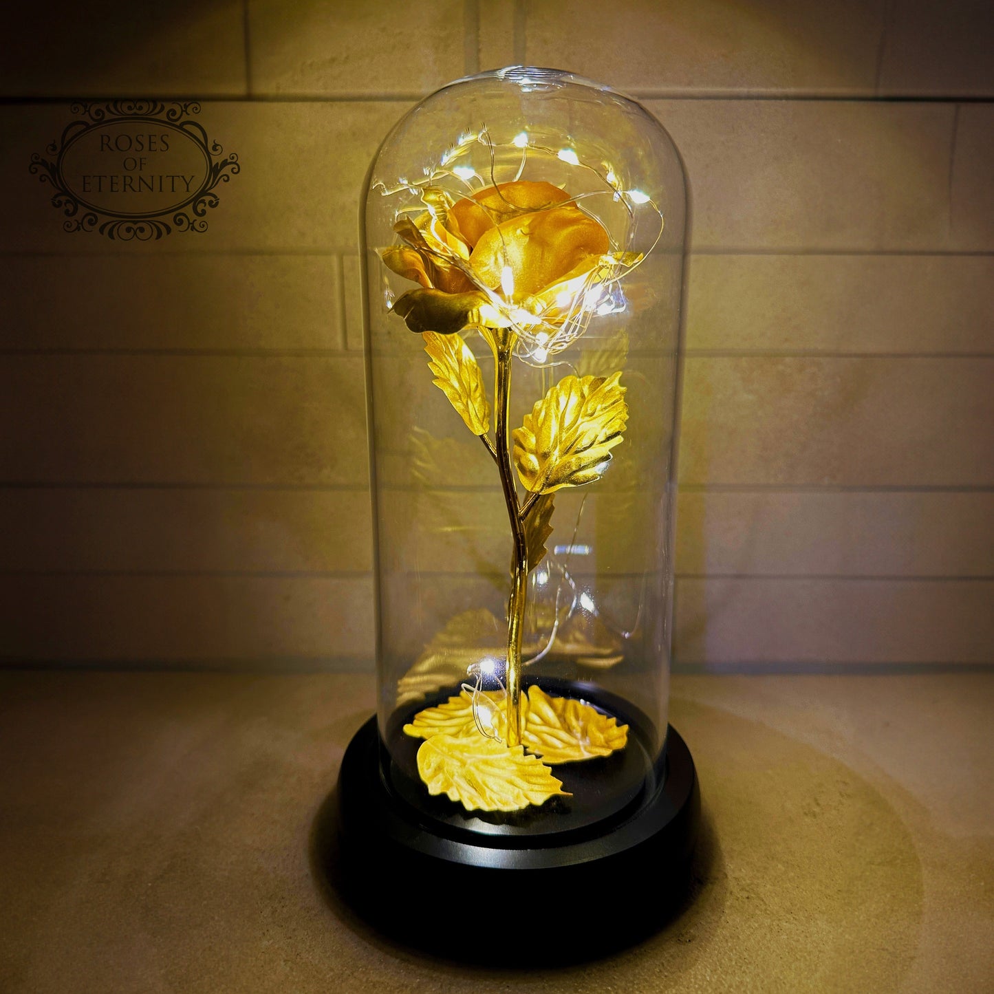 Ewige Rose | Goldene Kunstblume in Glaskuppel mit LED-Deko 6
