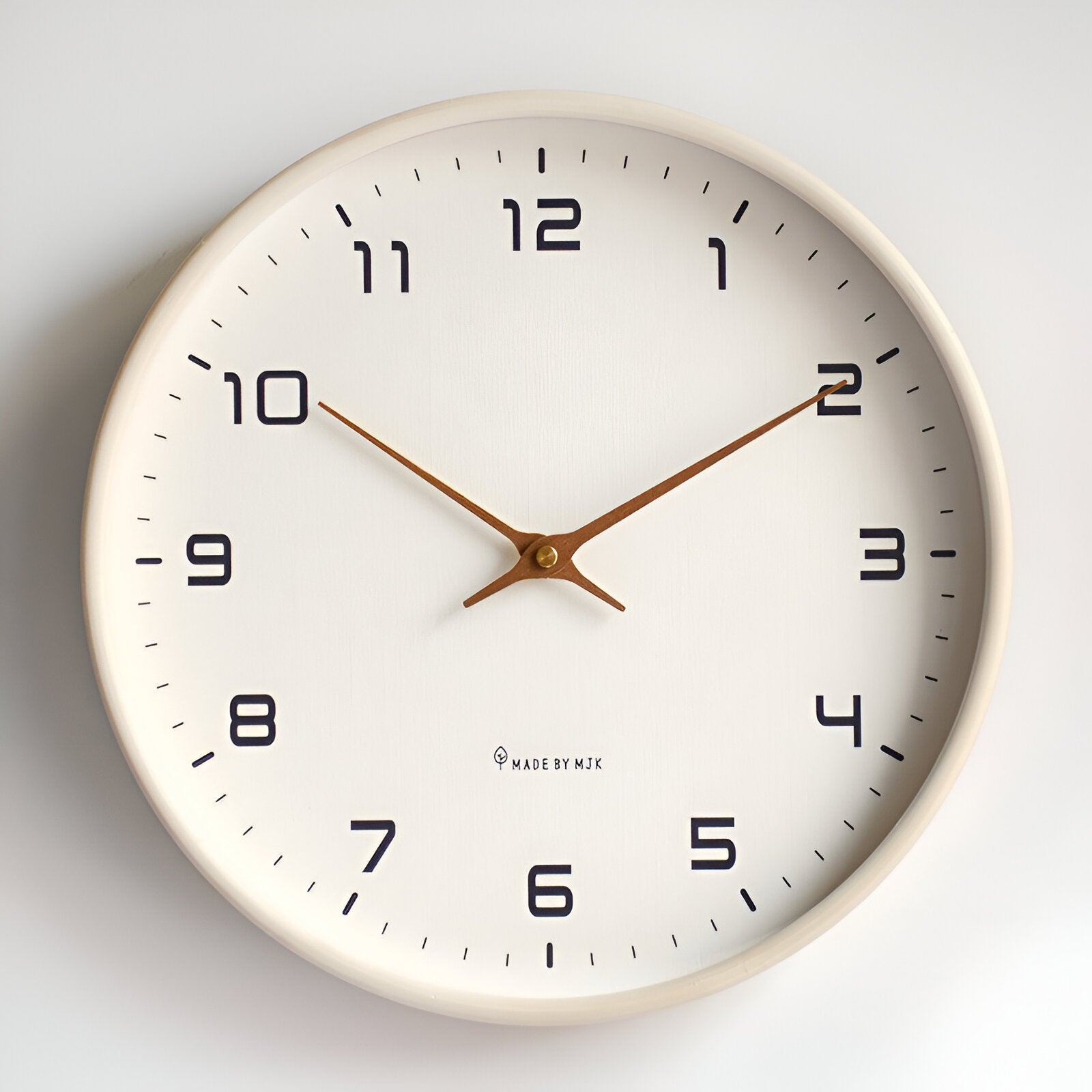 Variant image for Elegante Holz Wanduhr 30 cm – Moderne Runde Küchenuhr mit Quarzmechanismus und Minimalistischem Design-3