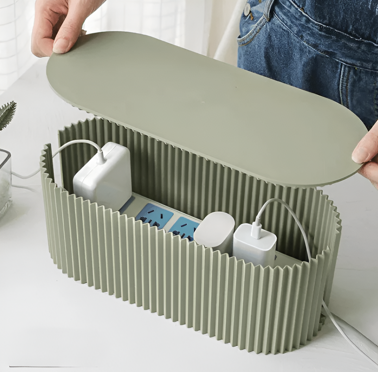 https://cdn.shopify.com/s/files/1/0790/8897/6197/files/HomoraHidKabelbox5.png?v=1741232804