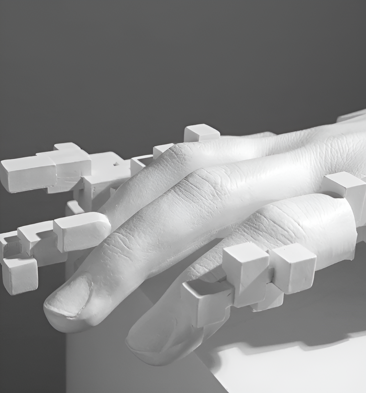 https://cdn.shopify.com/s/files/1/0790/8897/6197/files/HomoraMosaik-HandStatue2.png?v=1741191210