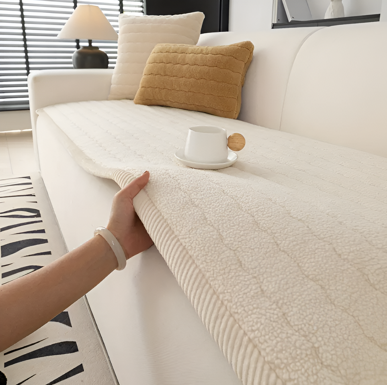 PolyesPlush Sofabezug | Rutschfester Überzug für Haustiere 1