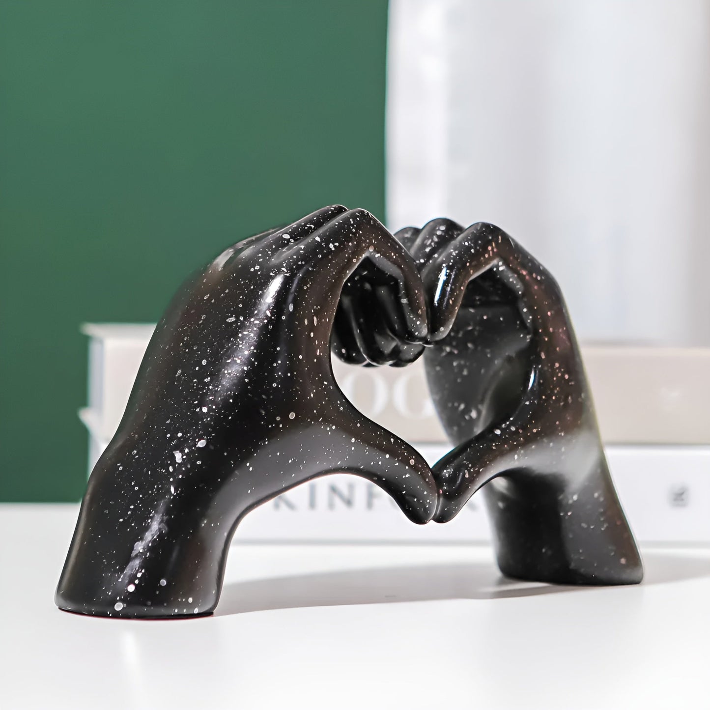 Sculpted Love Figur – Moderne Hand-Liebesfigur aus hochwertigem Harz für zeitlose Romantik und elegante Dekoration-6
