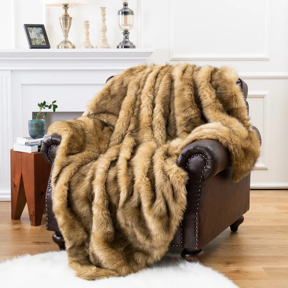 Luxuriöse Imitationsfell Decke | Kuscheldecke für Zuhause 4