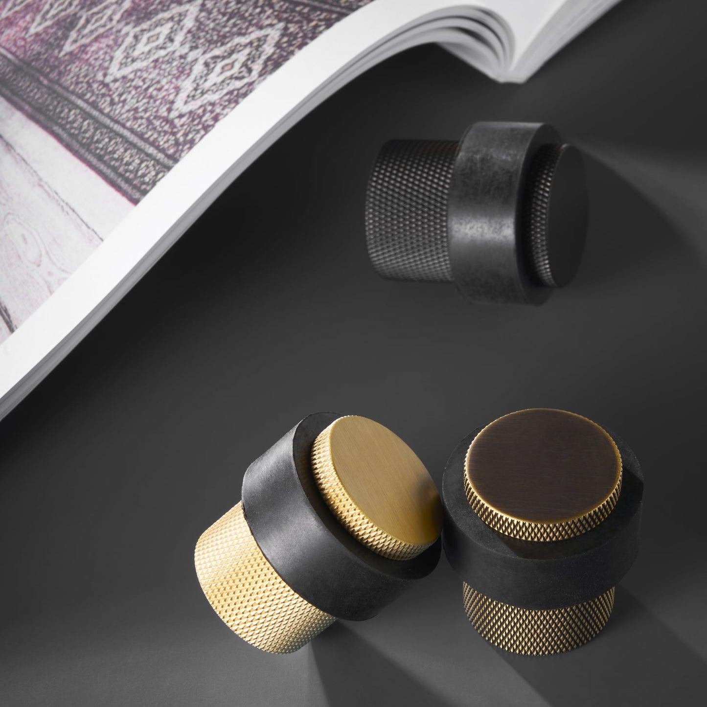 TELOS | Türstopper Boden aus massivem Messing 1