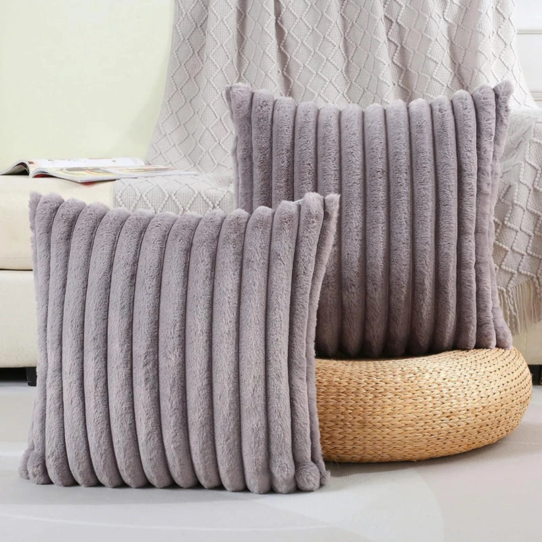 Zlina | Dekokissen aus Plüsch 45x45 cm für Sofa und Bett 2