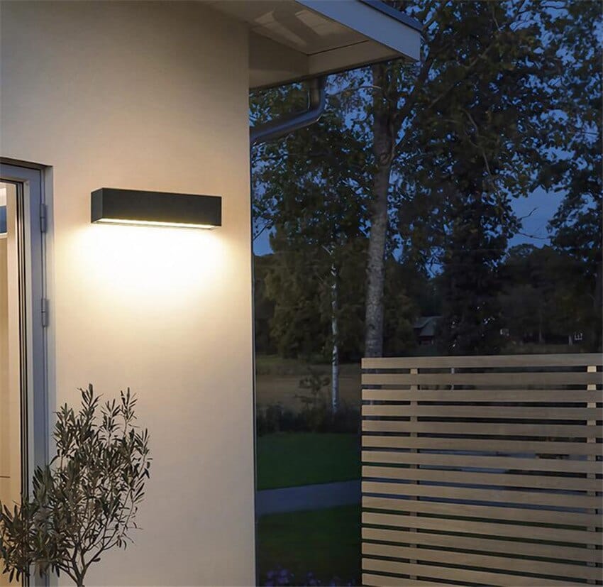 Leuchtende Bar-Wandleuchte | Außenwandleuchte für Terrasse und Garten 1