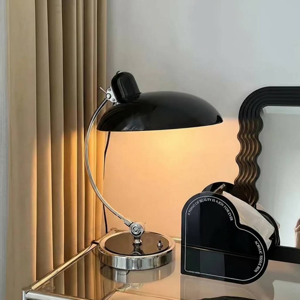 ScandiArc tafellamp – Bauhaus-geïnspireerde ijzeren lamp