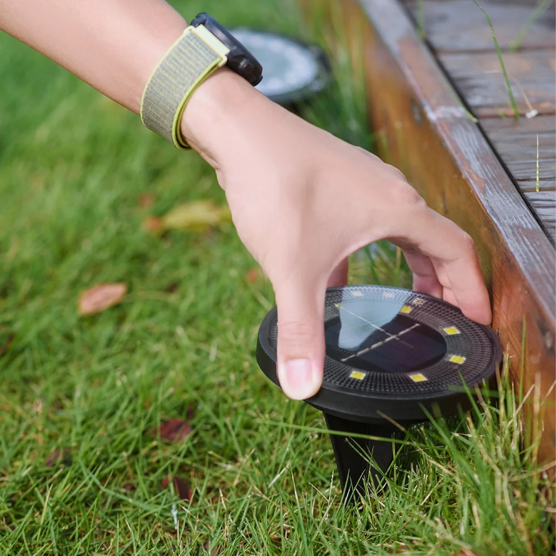 Solar Gartenleuchte mit IP65 Wasserschutz – Solarbetriebene LED Gartenbeleuchtung für Terrasse und Garten-4