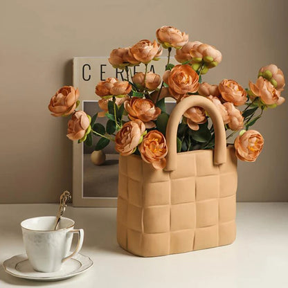 WovenBloom | Minimalistische Vase im Tote-Stil