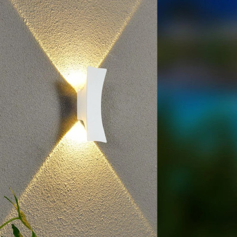 Variant image for Elegante Außenwandleuchte aus Aluminium | IP65 Wasserdicht, Warmweißes LED-Licht, Oval 24cm x 10cm & Rechteck 25cm x 10cm-3