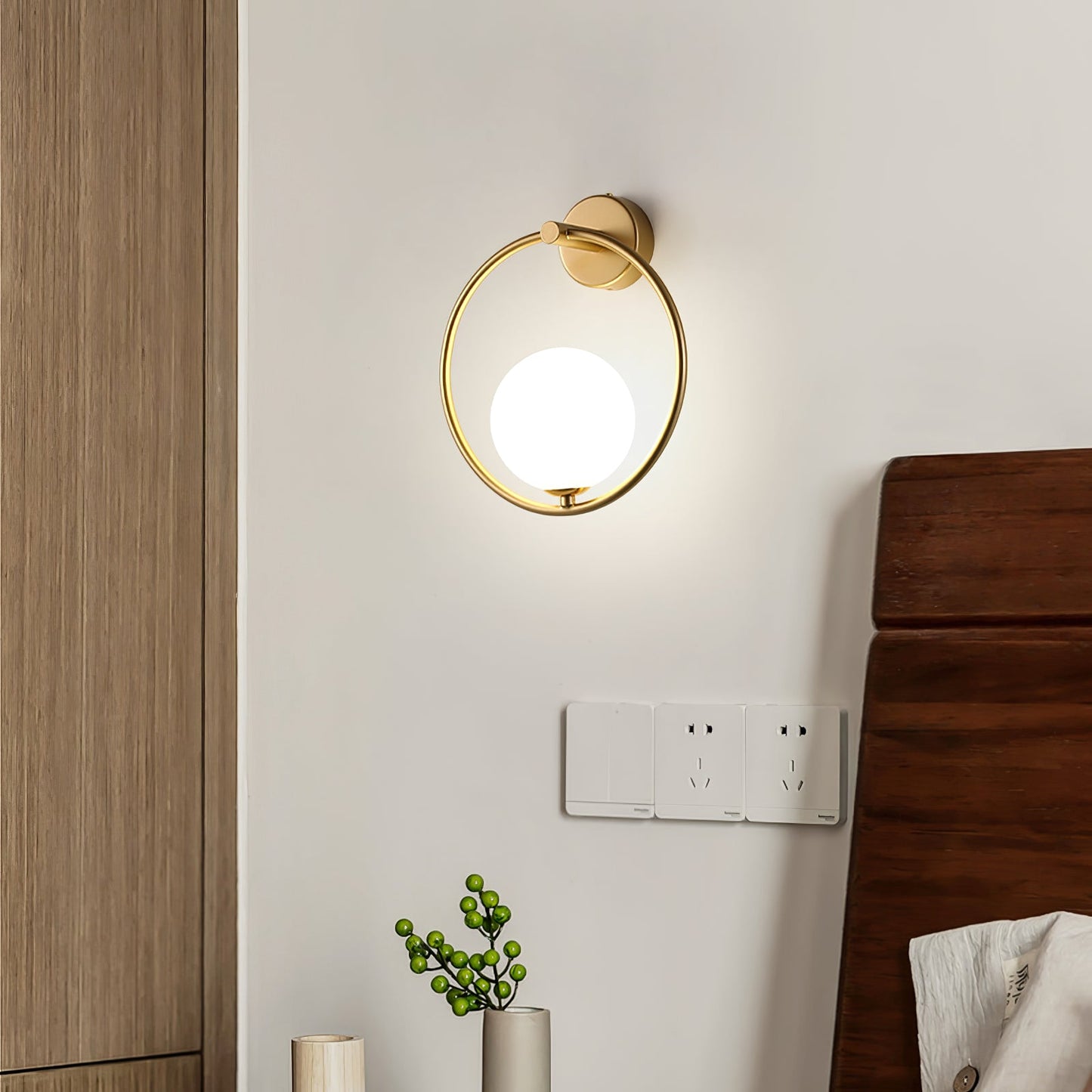 Babette | Moderne Wandleuchte mit Goldfinish 3