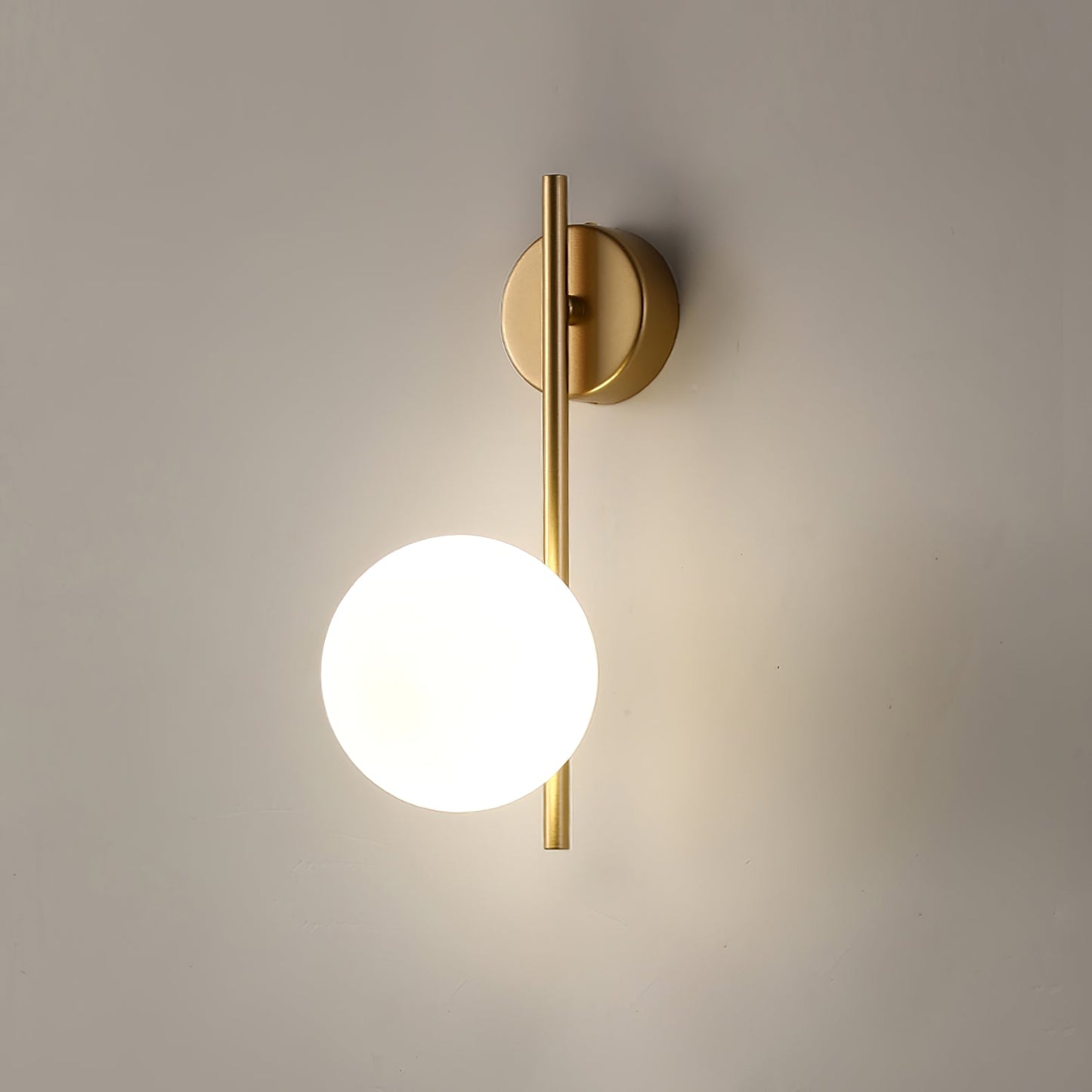 Babette | Moderne Wandleuchte mit Goldfinish 4