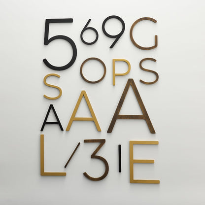 EZRA Hausnummernschild | Satin Messing 100% Massiv 4-12 Zoll 6