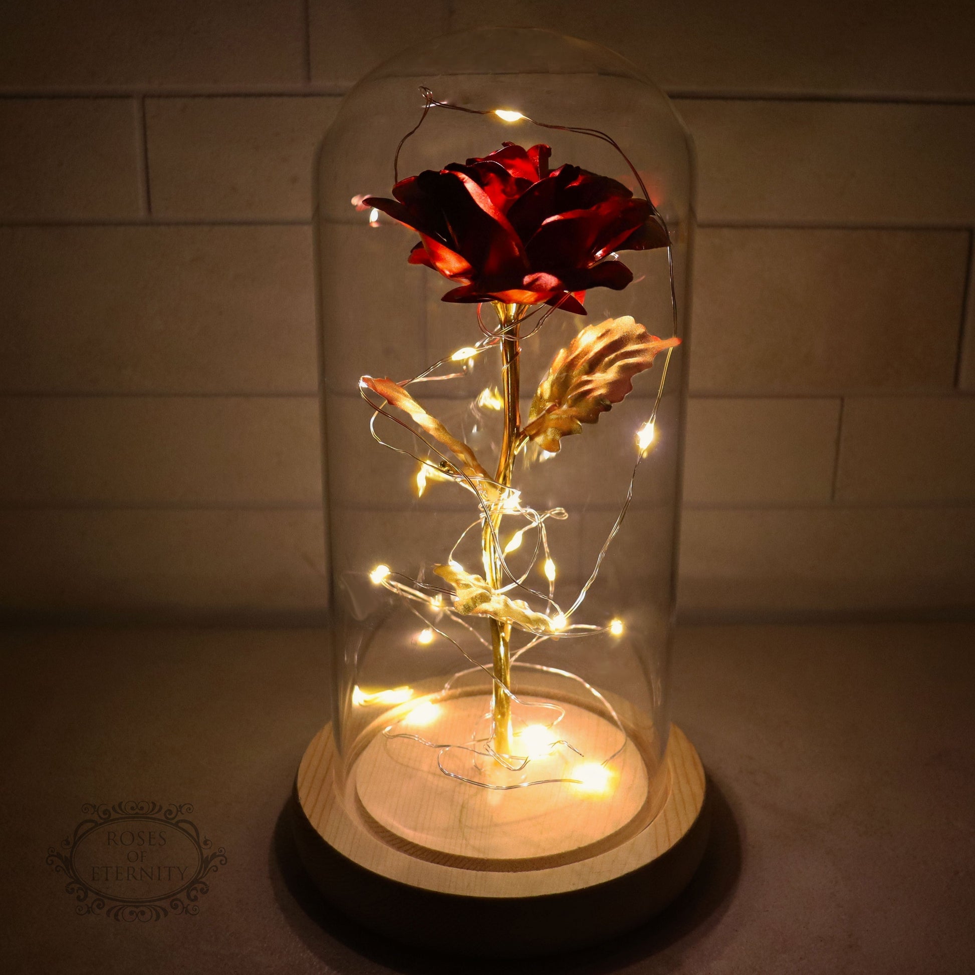 Ewige Rose | Goldene Kunstblume in Glaskuppel mit LED-Deko 2
