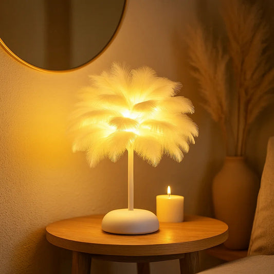 Gefiederte Fantasielampe | LED Tischlampe in Weiß 0