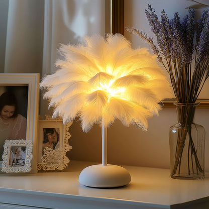 Gefiederte Fantasielampe | LED Tischlampe in Weiß 1