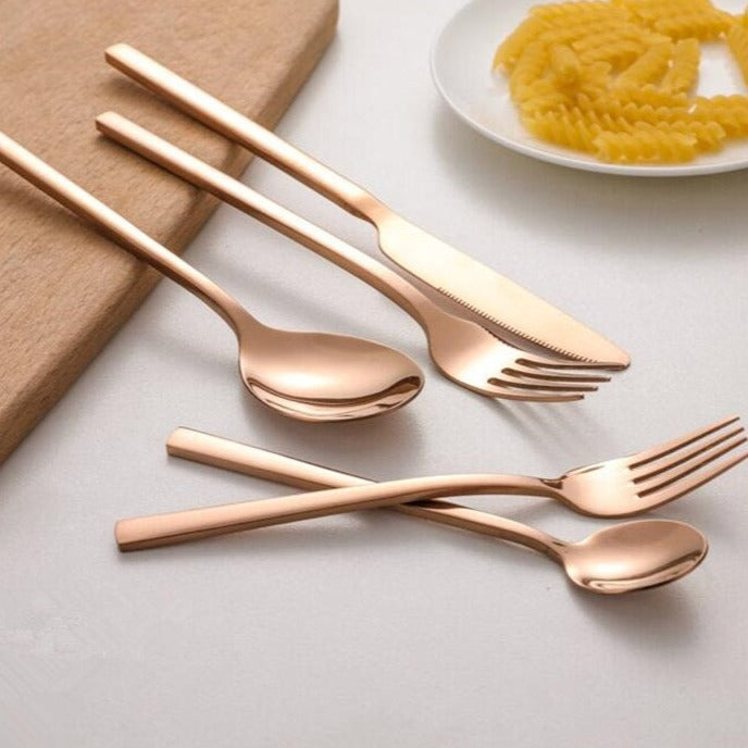 Goldenes Besteckset 30-teilig | Elegantes Edelstahlbesteck 5