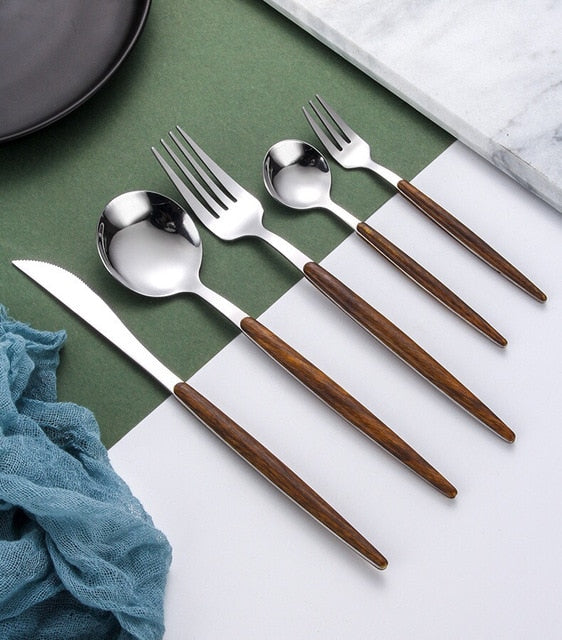 Holzgriff-Besteckset | Elegantes Essbesteck für jeden Anlass 8