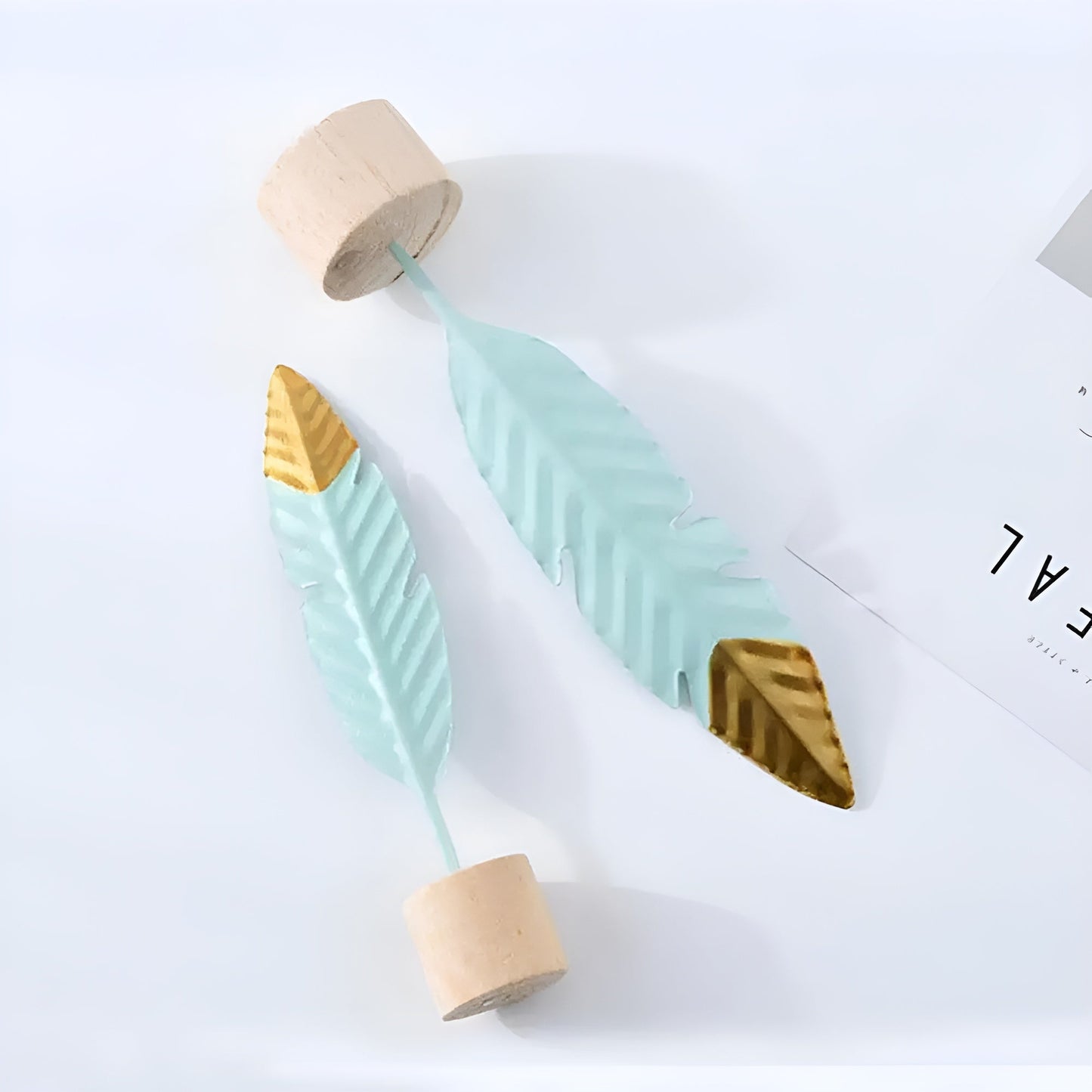 Chic Touch Miniatur Holzornamente – Elegante Tischdekoration für Zuhause und Büro | Modernes Design aus Eisen und Holz-3