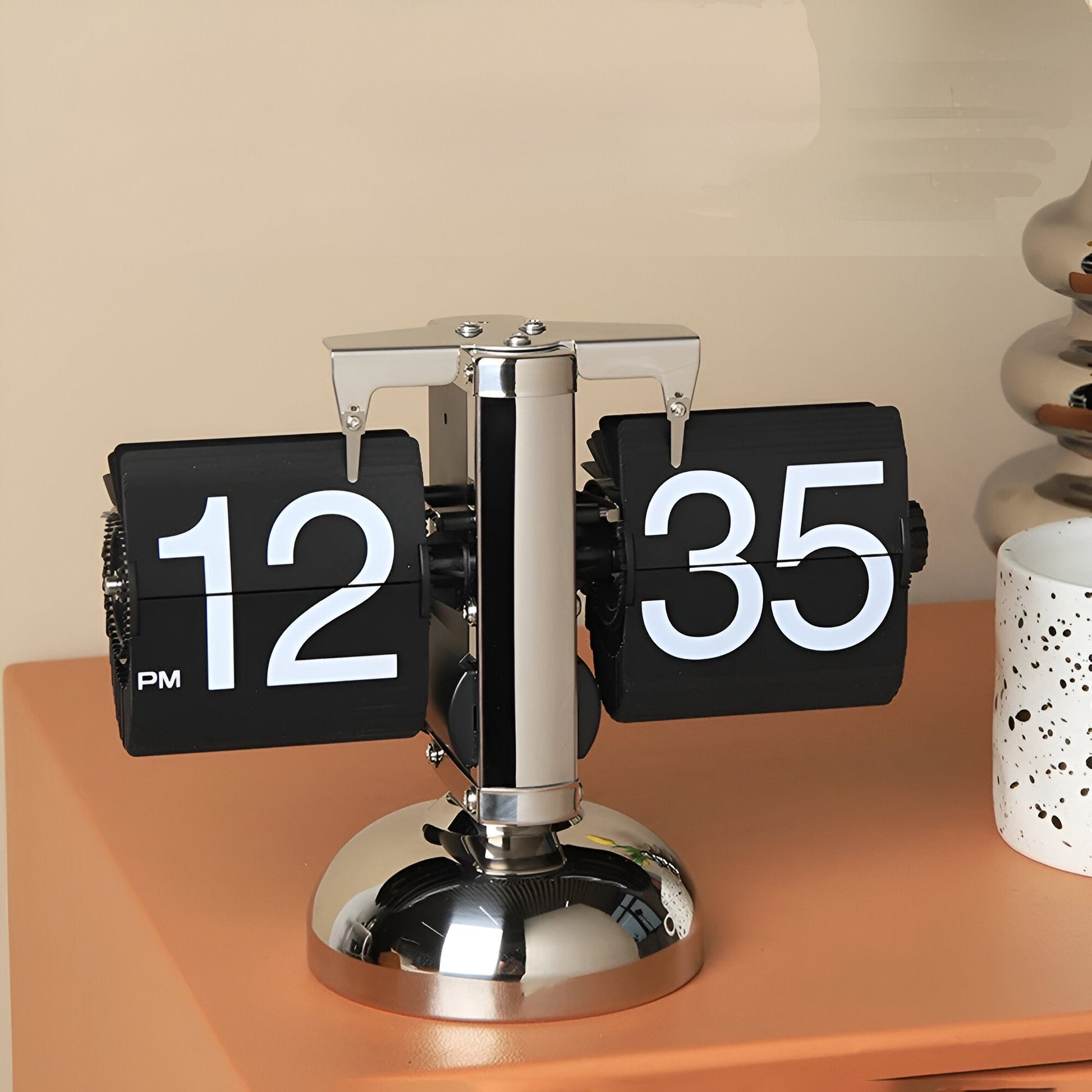 Minimalistische Flip Uhr – Moderne Tischuhr aus Metall mit Automatischem Umblättern – Schwarz/Silber-4