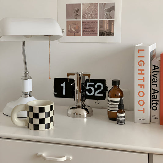 Minimalistische Flip Uhr mit Automatischem Umblättern – Retro Tischuhr in Schwarz und Silber-1