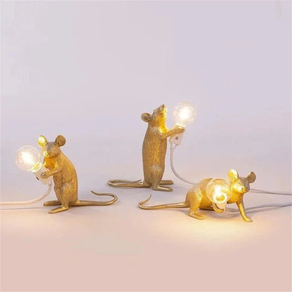 Neugieriger Entdecker | Verspielte Tischlampe Mausdesign 0