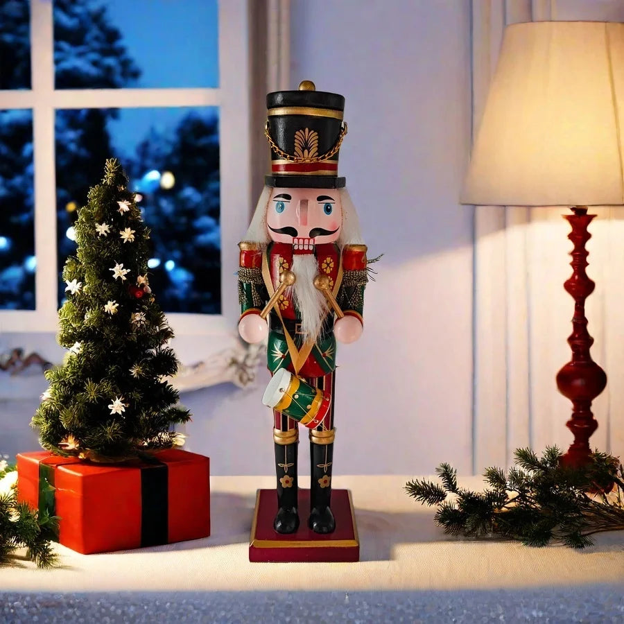 Nussknackerfigur | Klassische Weihnachtsdekoration aus Harz 1