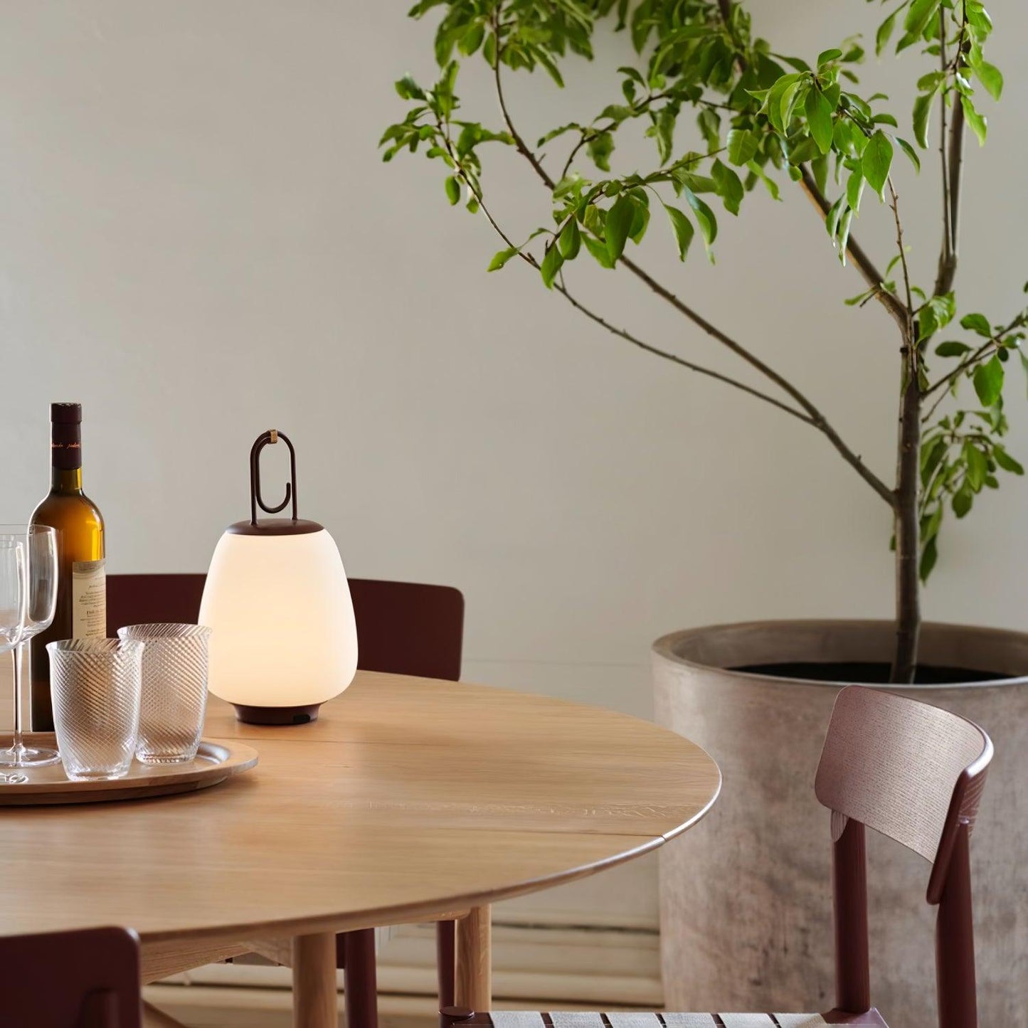 Elegante Tragbare Tischlampe mit USB-Aufladung – Kabellose LED Tischleuchte für Innen- und Außenbereich-4