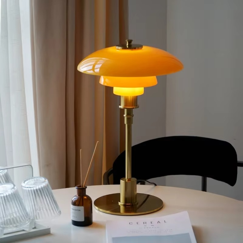 Variant image for Dänische Designer-Tischlampe mit LED-Beleuchtung – Dimmbare Tischleuchte aus Eisen und Glas für modernes Wohnen-4
