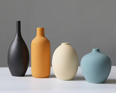 Eleganza | Kunstvase aus Porzellan im Morandi-Stil