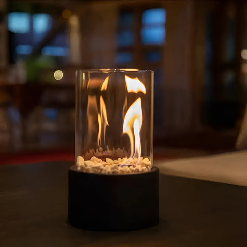 SleekFlame | Tischkamin mit schwarzem Metallsockel 0