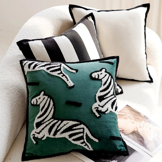 Theona | Kissenbezüge mit Eleganten Pferdedruck 30x50 cm & 45x45 cm 1
