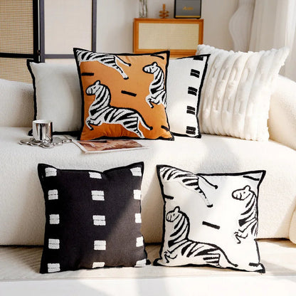 Theona | Kissenbezüge mit Eleganten Pferdedruck 30x50 cm & 45x45 cm 2