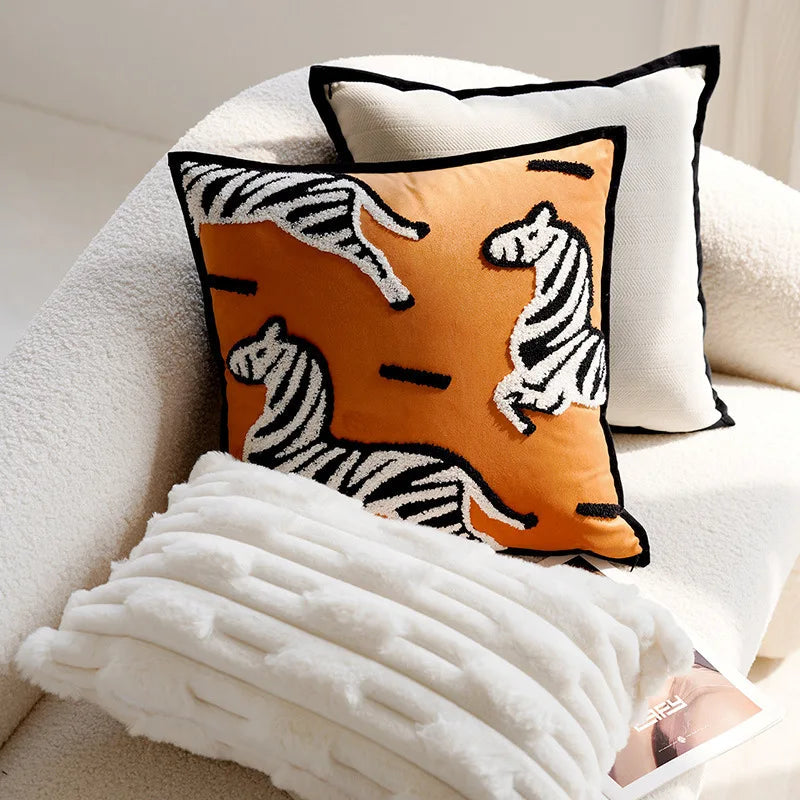 Theona | Kissenbezüge mit Eleganten Pferdedruck 30x50 cm & 45x45 cm 3