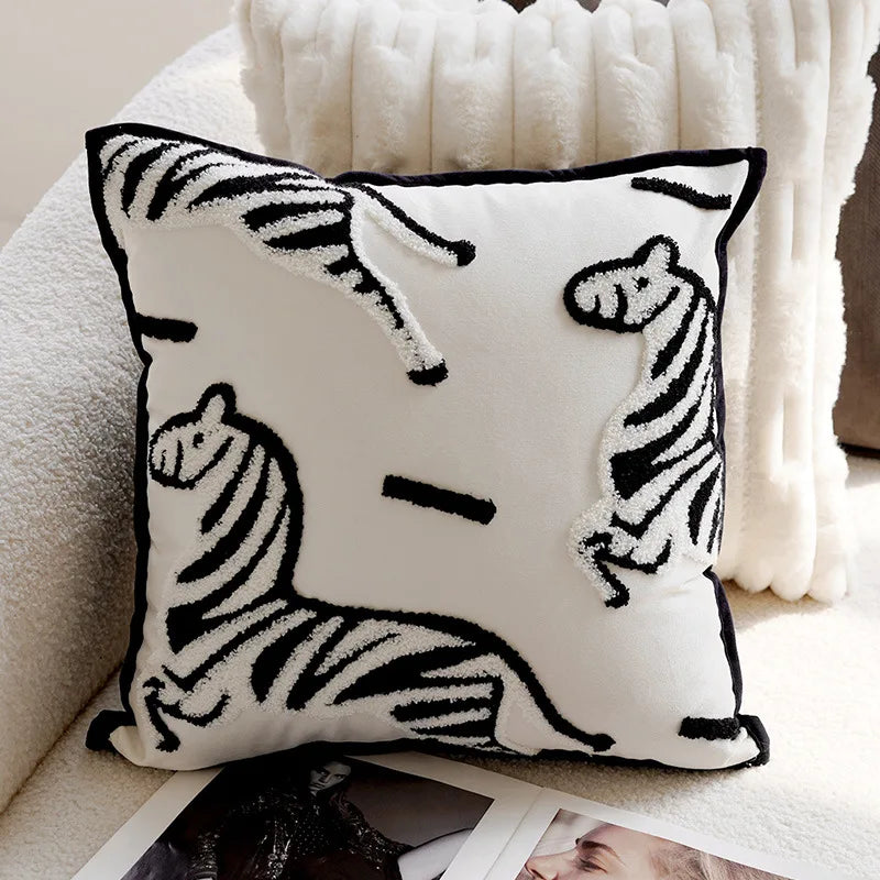 Theona | Kissenbezüge mit Eleganten Pferdedruck 30x50 cm & 45x45 cm 5