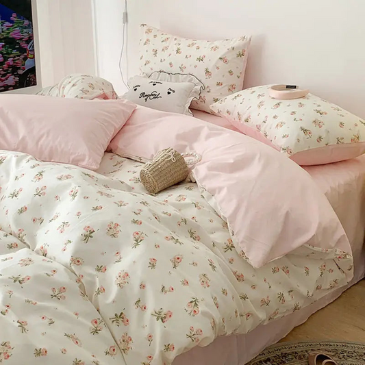 Zarte Blumen | Bettwäsche Set aus Polyester 0