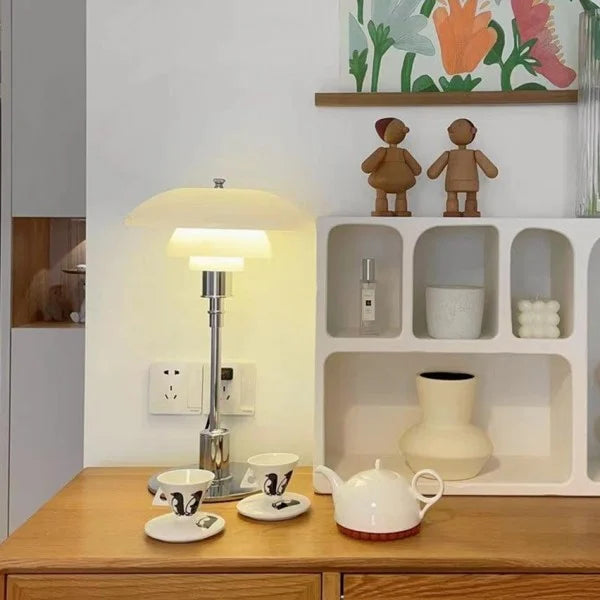 Moderne Disc Tischlampe aus Metall und Opalglas | Elegante Nachttischlampe mit Diffuser und Praktischem Tastschalter, 46 cm hoch-4