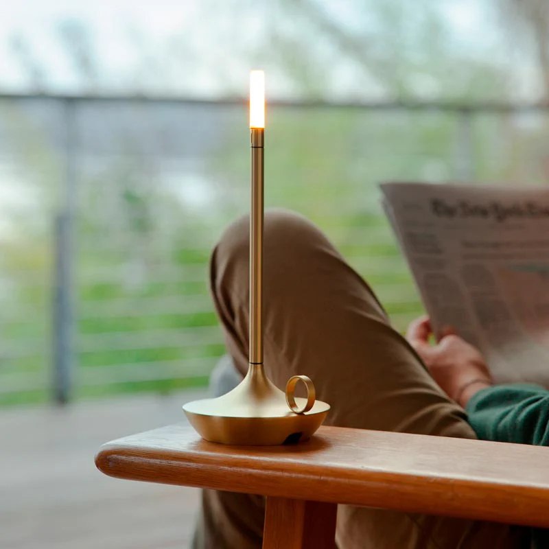 Elegantes Kerzenlicht mit Dimmfunktion und USB-Akku | 23 cm Hoch, Warmes Licht, Aluminiumgehäuse, 10-16 Stunden Batterielaufzeit-4